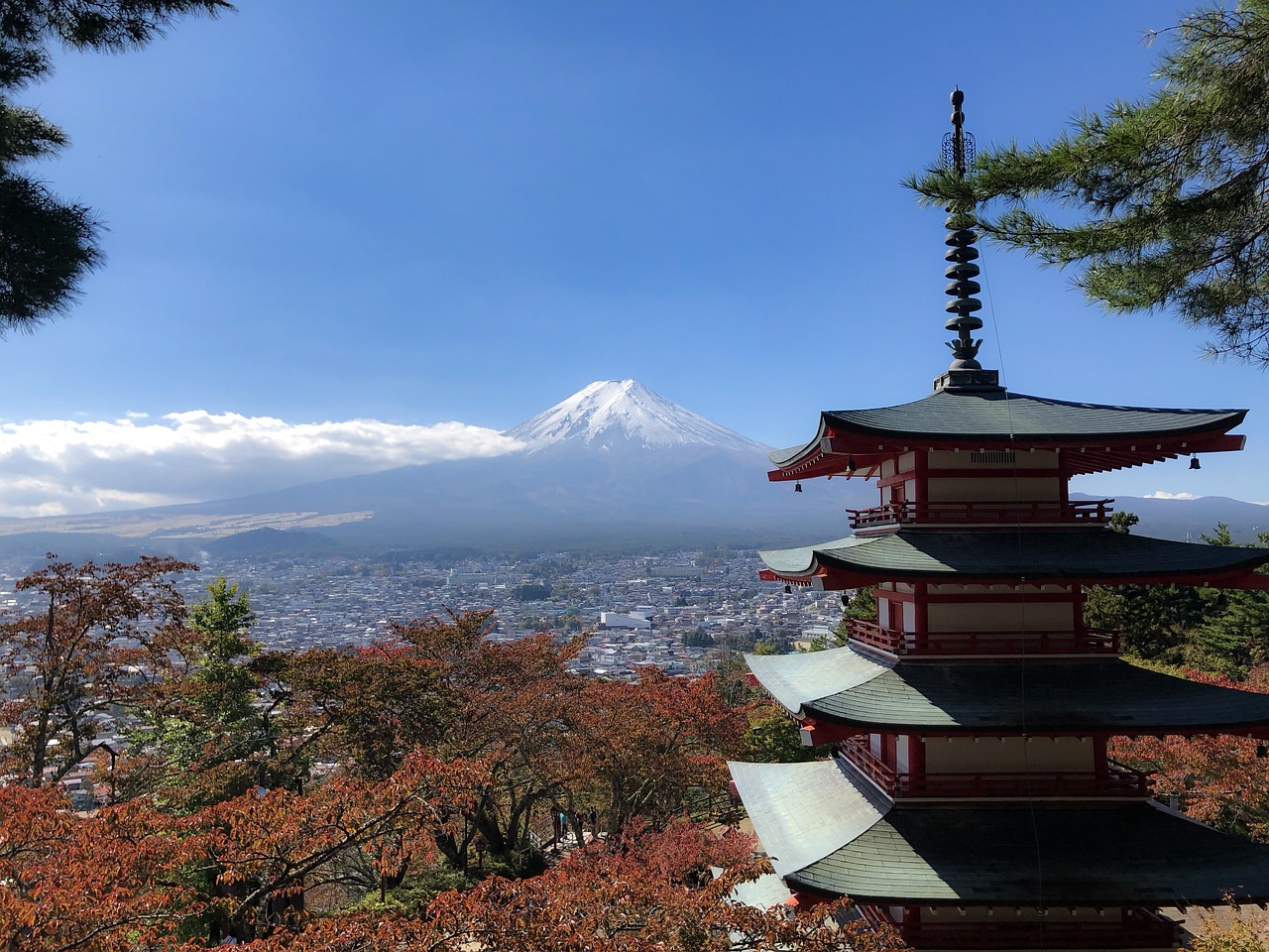 惊世巨变！富士山火山爆发，古老山脉的现代启示录